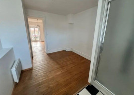 
                                                                                        Location
                                                                                         Beau T2 36m² traversant situé Avenue Sainte-Anne