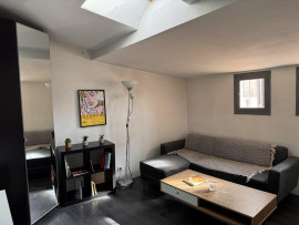 
                                                                                        Location
                                                                                         Beau T2 40 m² rénové Centre Ville historique