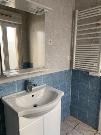 
                                                                                        Location
                                                                                         Beau t2 40m² meublé Rue Bauducheu