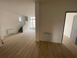 
                                                                                        Location
                                                                                         Beau T2 45m²  refait à neuf rue Alexandre Fatton