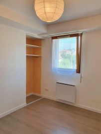 
                                                                                        Location
                                                                                         Beau T2 47m² Lille St Maurice