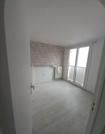
                                                                                        Location
                                                                                         Beau T2 47m² très propre triangle bordelais