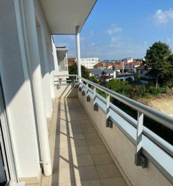 
                                                                                        Location
                                                                                         Beau T2 49m² très calme et lumineux avec balcon