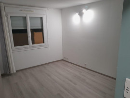 
                                                                                        Location
                                                                                         Beau T2 55m² rénové avec jardin privatif 30 m²