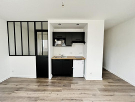 
                                                                                        Location
                                                                                         Beau T2 à Nantes