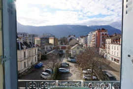 
                                                                                        Location
                                                                                         Beau T2 meublé 42m² rénové et clair