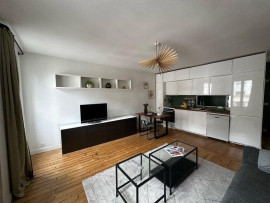 
                                                                                        Location
                                                                                         Beau T2 meublé 42m² rénové Mont-Valérien