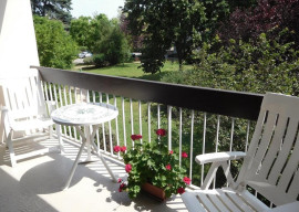 
                                                                                        Location
                                                                                         Beau T2 meublé 47m² à Saint Genis Laval au calme