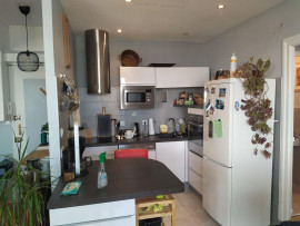 
                                                                                        Location
                                                                                         Beau T2 meublé 61m²  vue mer Corniche