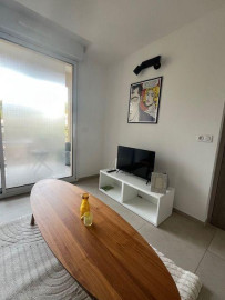 
                                                                                        Location
                                                                                         Beau T2 meublé de 25 m²  Résidence de Luxe