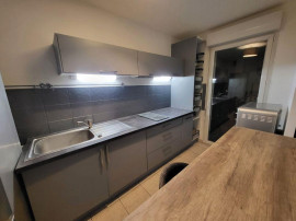 
                                                                                        Location
                                                                                         Beau T2 meublé et rénové 52m² Place Bichon