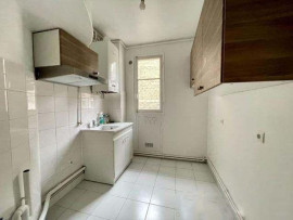 
                                                                                        Location
                                                                                         Beau T2 rénové à Levallois-Perret