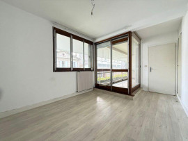 
                                                                                        Location
                                                                                         Beau T2 résidence sénior - centre-ville