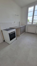 
                                                                                        Location
                                                                                         Beau T2 sur la Butte Ste Anne 42m²
