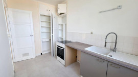 
                                                                                        Location
                                                                                         Beau T2 sur la Butte Ste Anne 42m²
