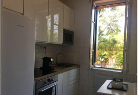 
                                                                                        Location
                                                                                         Beau T2/T3 meublé 46m² Place Arago