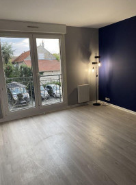
                                                                                        Location
                                                                                         Beau T2 très lumineux