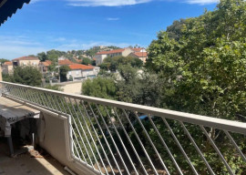 
                                                                                        Location
                                                                                         Beau T3/4 d61m² refait à neuf avec 2 balcons