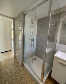 
                                                                                        Location
                                                                                         Beau T3/4 d61m² refait à neuf avec 2 balcons