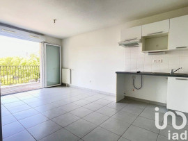 
                                                                                        Location
                                                                                         Beau T3 61m² lumineux avec balcon