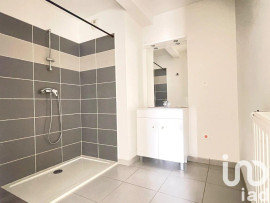
                                                                                        Location
                                                                                         Beau T3 61m² lumineux avec balcon