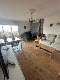 
                                                                                        Location
                                                                                         Beau T3  65m² lumineux avec balcon