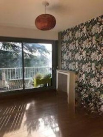 
                                                                                        Location
                                                                                         Beau T3 67m² avec loggia 10m² sur verdure à Sèvres