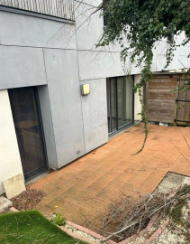 
                                                                                        Location
                                                                                         Beau T3 72m² avec 75m² de terrasse