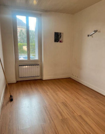 
                                                                                        Location
                                                                                         Beau T3 80m² centre de Dunières refait à neuf