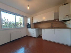 
                                                                                        Location
                                                                                         Beau T3 de 79m² avec 2 chambres cuisine neuve