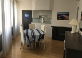 
                                                                                        Location
                                                                                         Beau T3 meublé 60m² + parking Bordeaux centre