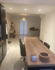 
                                                                                        Location
                                                                                         Beau T3 meublé 68m² lumineux, refait à neuf
