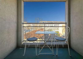 
                                                                                        Location
                                                                                         Beau T3 meublé 70m² avec Terrasse & Box