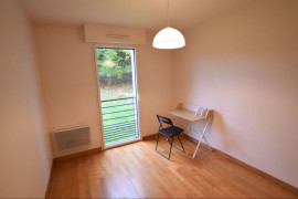 
                                                                                        Location
                                                                                         Beau T3 meublé avec terrasse privative.