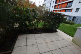 
                                                                                        Location
                                                                                         Beau T3 meublé avec terrasse privative.