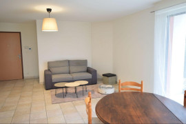 
                                                                                        Location
                                                                                         Beau T3 meublé avec terrasse privative.