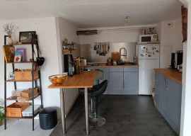 
                                                                                        Location
                                                                                         Beau T3 meublé refait à neuf 62m² Centre