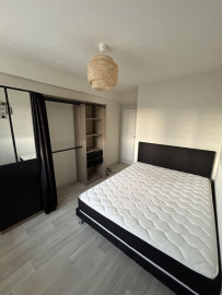 
                                                                                        Location
                                                                                         Beau T3 rénové et meublé, centre de Limoges