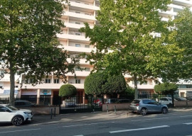 
                                                                                        Location
                                                                                         Beau T3 traversant 70m² bld des Minimes