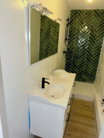 
                                                                                        Location
                                                                                         Beau T4 66m² Dernier étage sans ascenseur