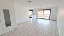 
                                                                                        Location
                                                                                         Beau T4 lumineux de 106 m²