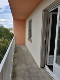 
                                                                                        Location
                                                                                         Beau T4 rénové proche gare