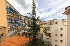 Vente
Beausoleil – Aux portes de Monaco - Magnifique 2 pièces de 38m2 rénové et en dernier étage