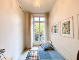 Location
Beautiful Apartment with Balcony Close to La Madeleine Church (loyer tout inclus)