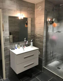 
                                                                                        Location
                                                                                         Bel appartement de type F3 79m² refait à neuf