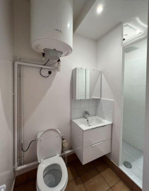
                                                                                        Location
                                                                                         Bel appartement deux pièces rénové