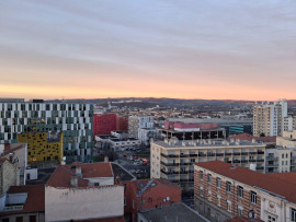 
                                                                                        Location
                                                                                         Bel appartement et grande terrasse