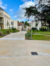 
                                                                                        Location
                                                                                         Bel appartement lumineux avec vue sur Seine