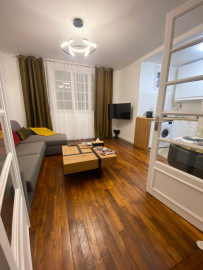 Location
Bel appartement lumineux sans vis-à-vis (loyer tout inclus)