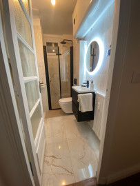 Location
Bel appartement lumineux sans vis-à-vis (loyer tout inclus)